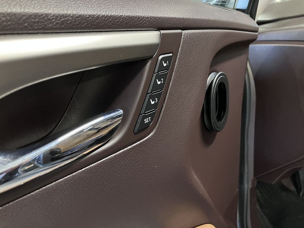 Lexus RX450H Executive / Drag / HUD / Panorama /V-hjul – bild 9