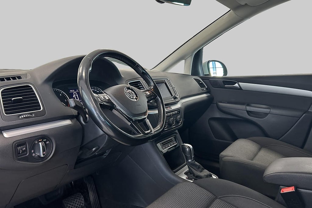 Volkswagen Sharan 7-seater – Base I Drag I Värmare I Back... – bild 12