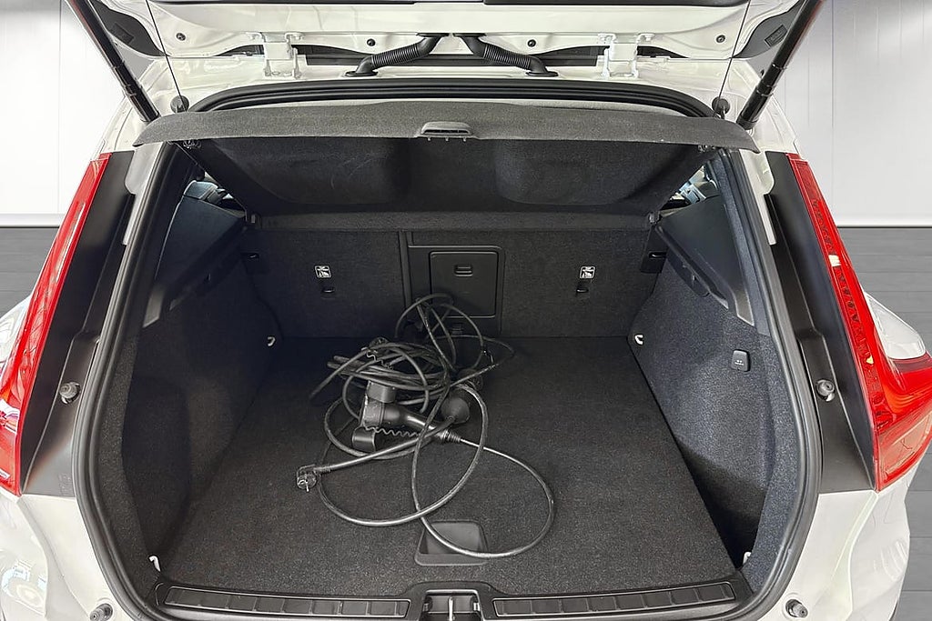Volvo XC40 Recharge T4 Incription Exp. Drag / VOC / Sätes... – bild 6