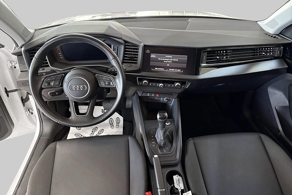 Audi A1 Sportback 30 TFSI AUT Proline / Cockpit / Farthål... – bild 10