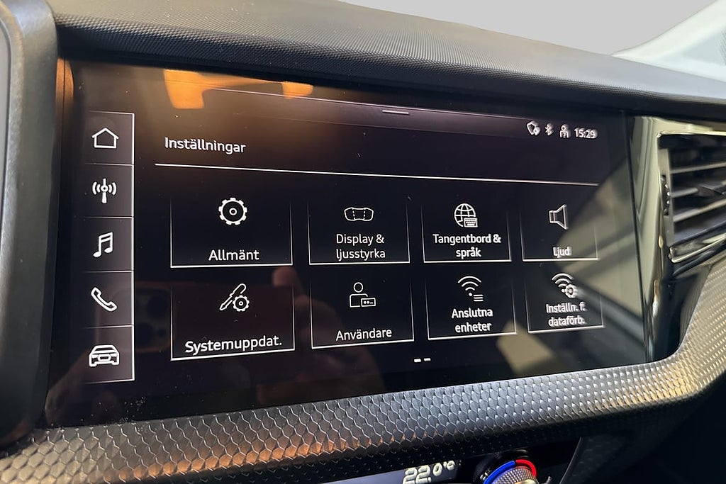 Audi A1 Sportback 30 TFSI AUT Proline / Cockpit / Farthål... – bild 16