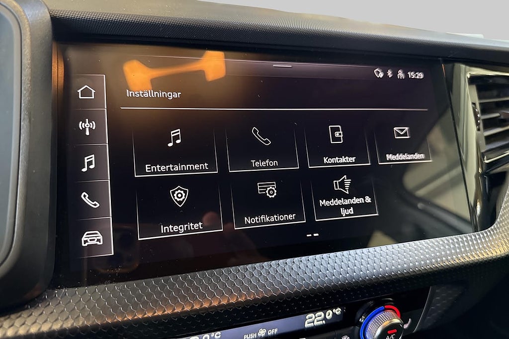 Audi A1 Sportback 30 TFSI AUT Proline / Cockpit / Farthål... – bild 17