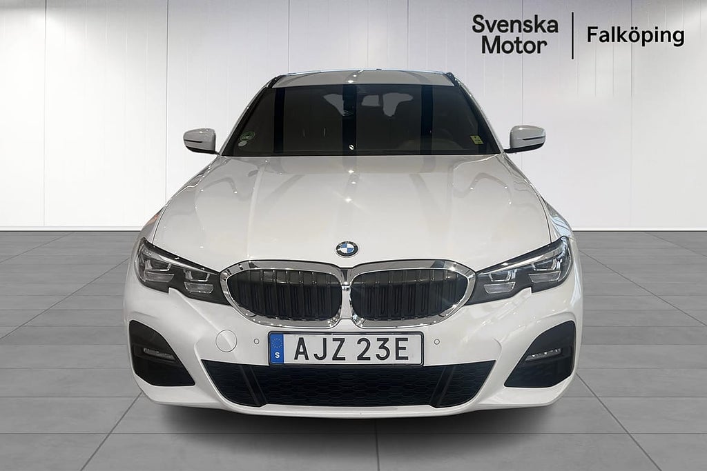 BMW 320 M-Sport I Vinterhjul I Dragkrok I Nyservad I – bild 17