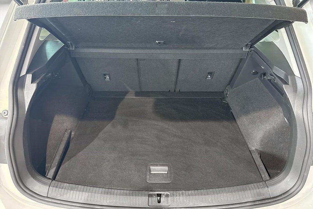 Volkswagen Tiguan Automat 150 hk I Dragkrok I Vinterhjul... – bild 18