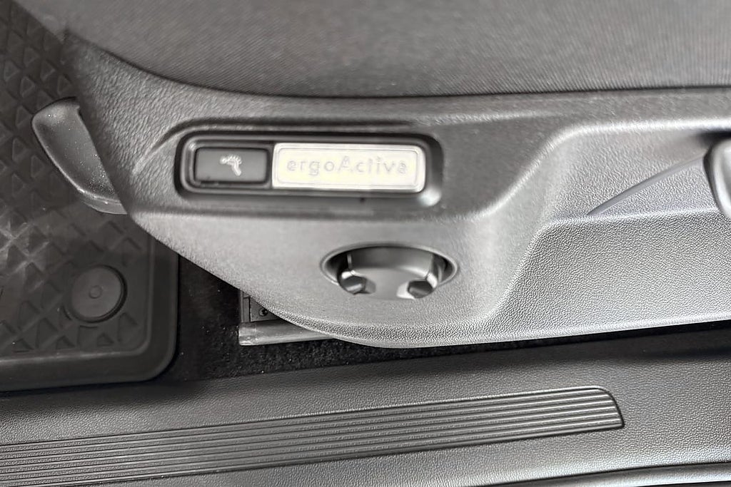 Volkswagen Tiguan Automat 150 hk I Dragkrok I Vinterhjul... – bild 19