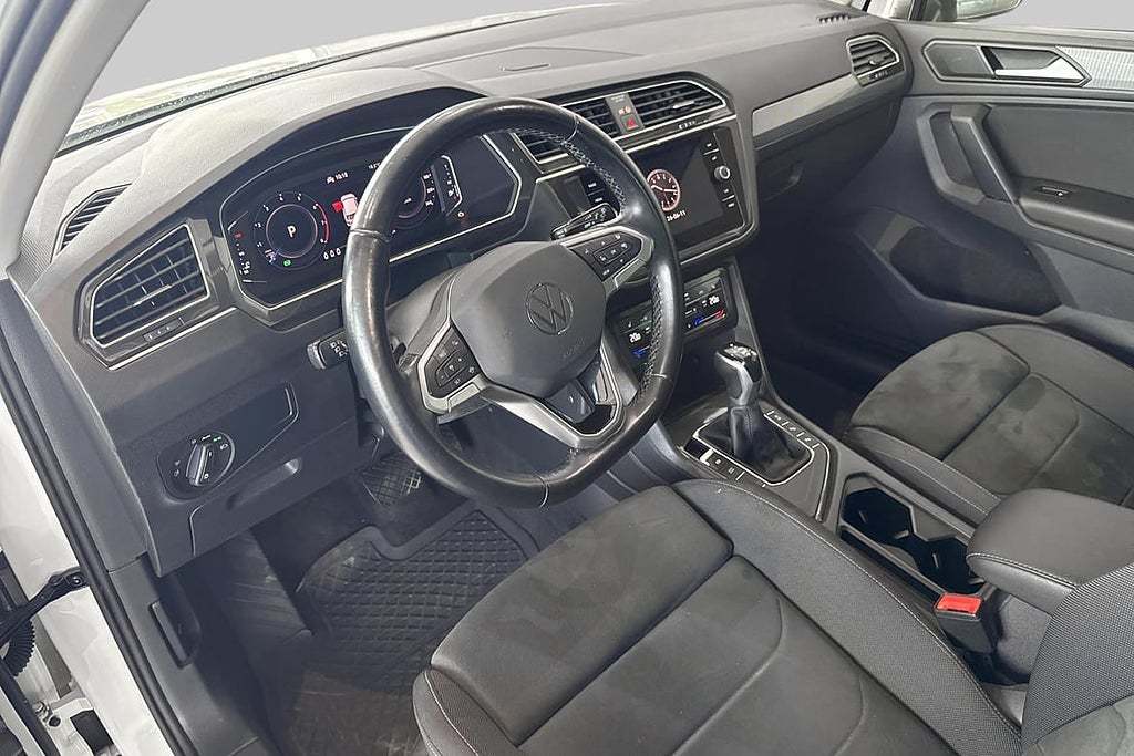 Volkswagen Tiguan Automat 150 hk I Dragkrok I Vinterhjul... – bild 6