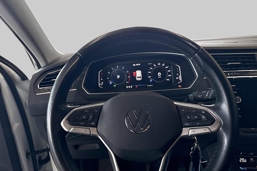 Volkswagen Tiguan Automat 150 hk I Dragkrok I Vinterhjul... – bild 9