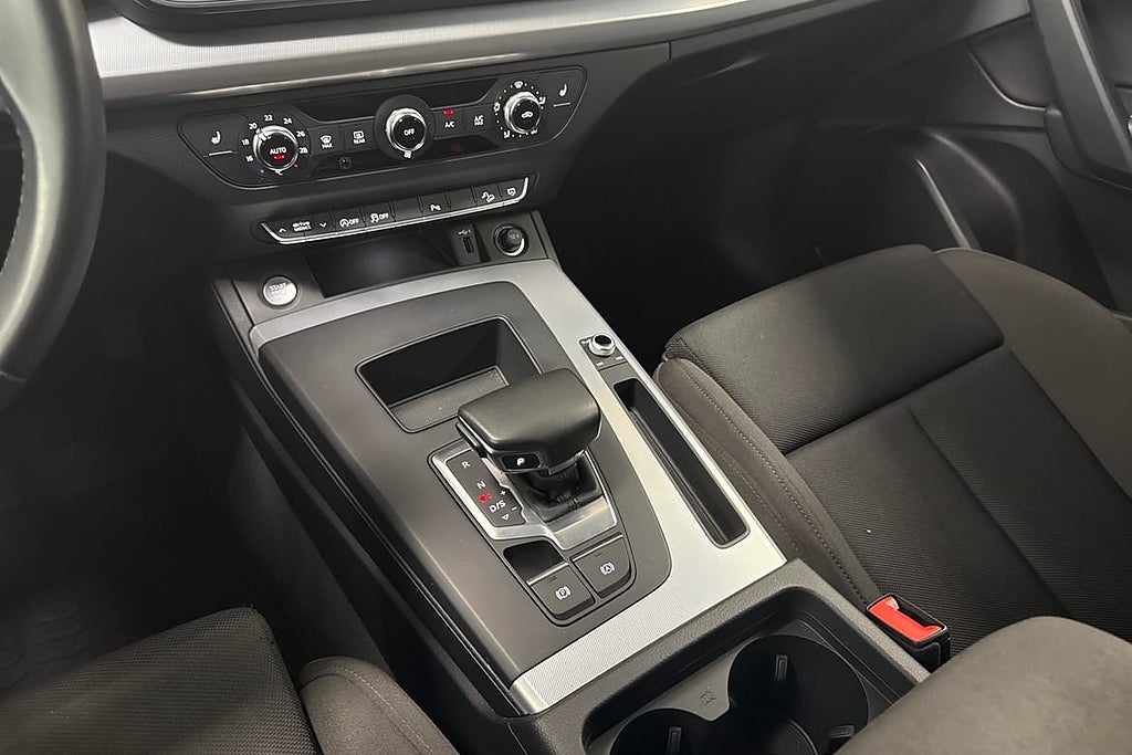 Audi Q5 40 TDI quattro S Tronic I Värmare I Drag I MOMS – bild 11