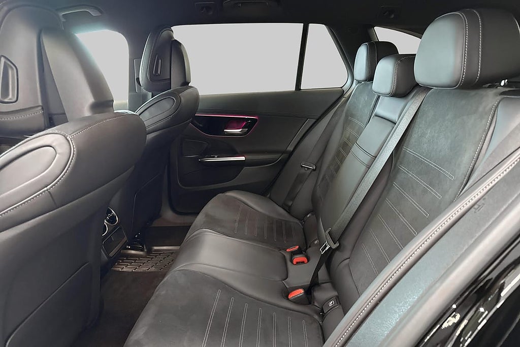 Mercedes-Benz C300 T AMG Line | Dragkrok | Värmare | PHEV... – bild 11
