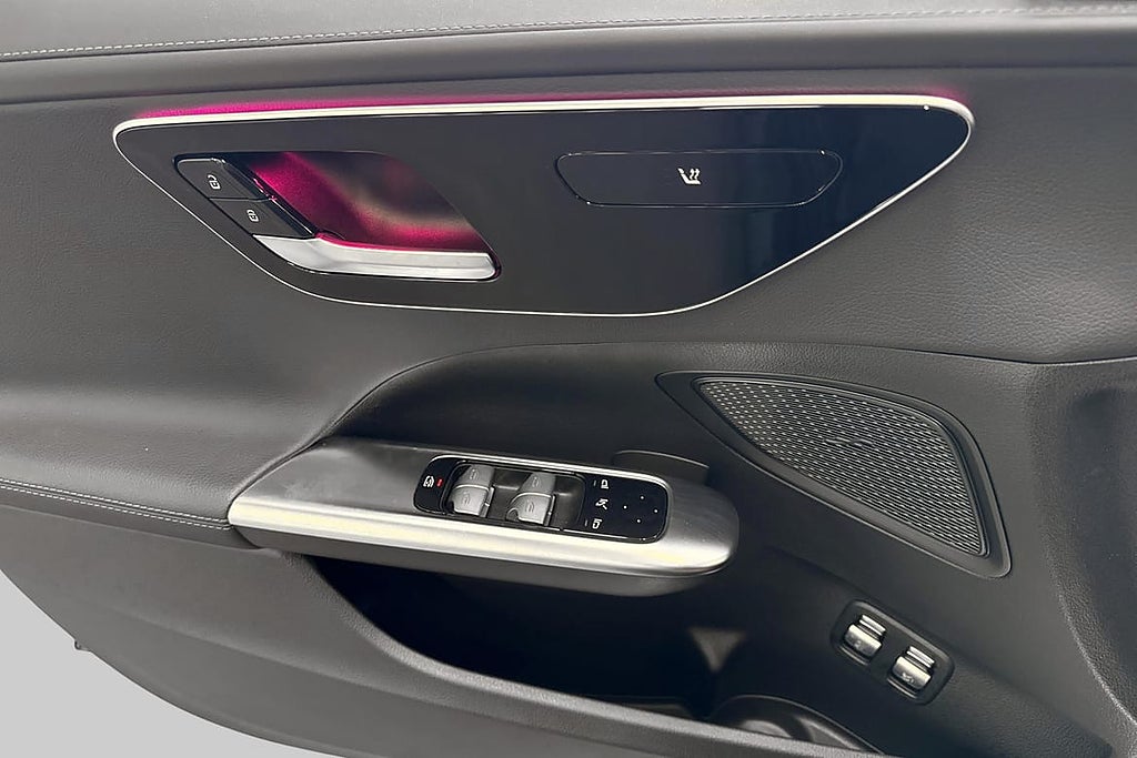 Mercedes-Benz C300 T AMG Line | Dragkrok | Värmare | PHEV... – bild 19