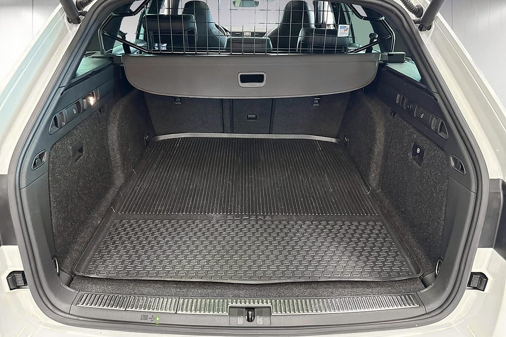 Skoda Superb 2.0 TDI 4x4 SportLine Business Edition | Pan... – bild 19