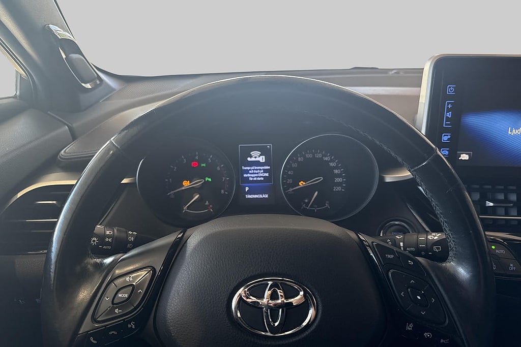 Toyota C-HR Executive I Dragkrok I Fyrhjulsdrift I Nybesi... – bild 10