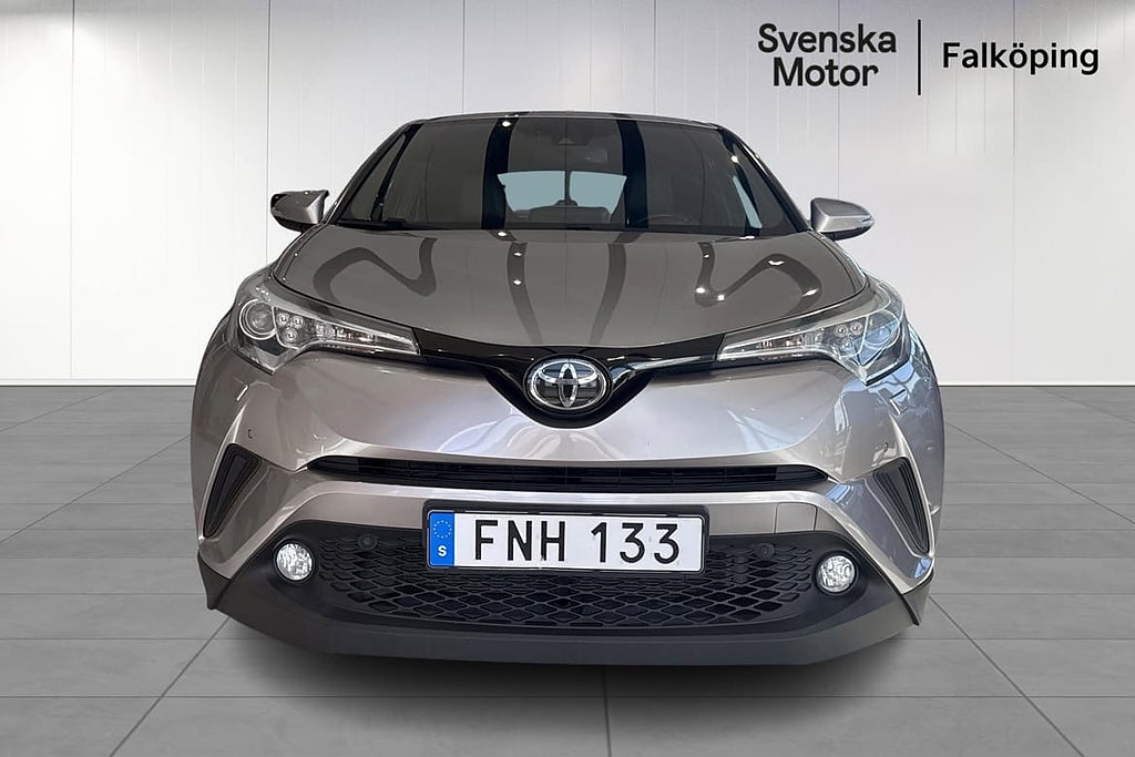 Toyota C-HR Executive I Dragkrok I Fyrhjulsdrift I Nybesi... – bild 2