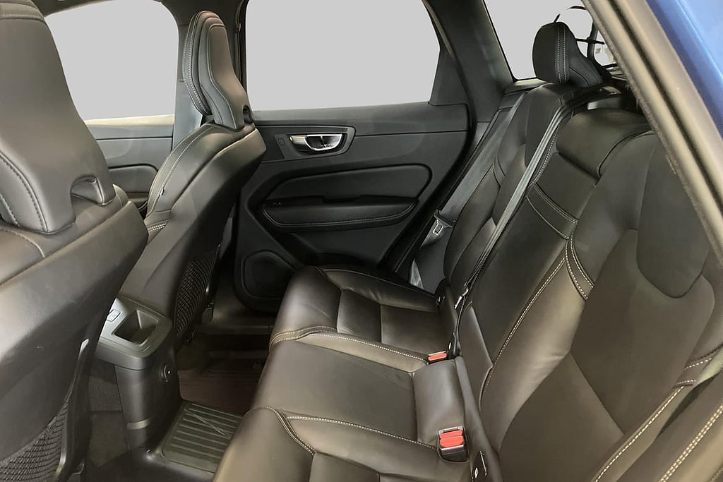 Volvo XC60 Recharge T8 AWD R-Design / Luft / HUD / Nappa... – bild 9