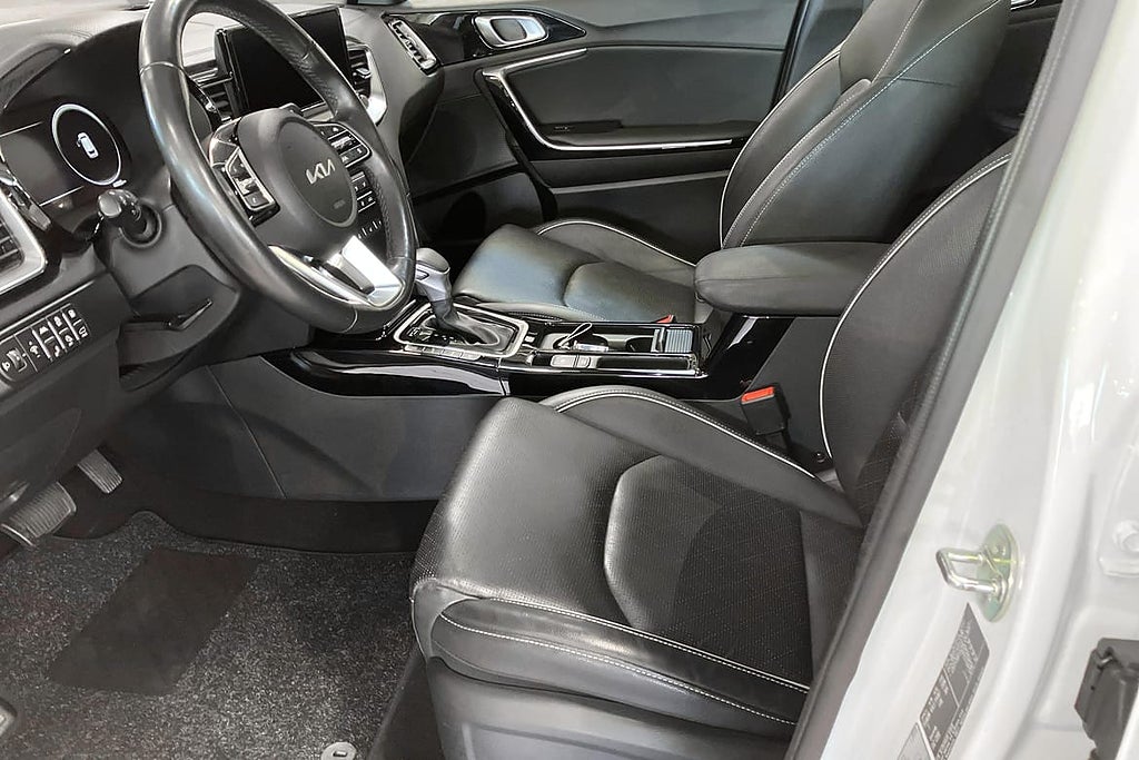 Kia Ceed PHEV / ADVANCE PLUS / Adaptiv farthållare / Vent... – bild 8