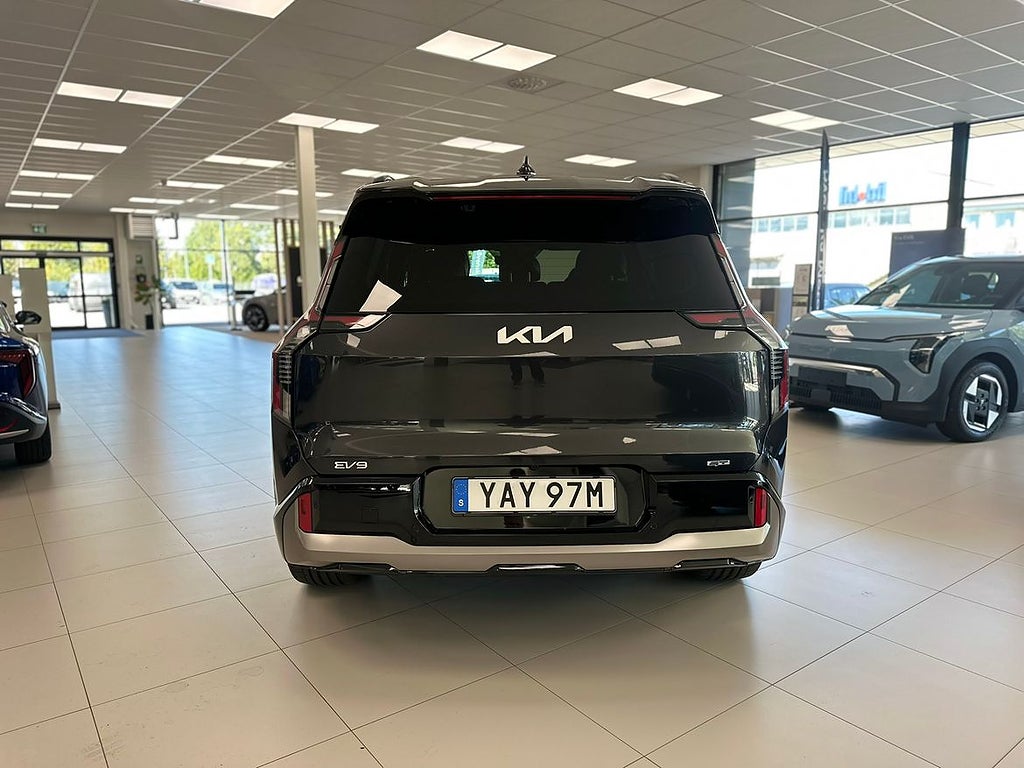 Kia EV9 GT AWD GT 509hk 7-sits I Pano I MOMS I Låga mil – bild 6