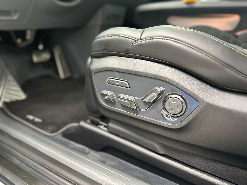 Kia EV9 GT AWD GT 509hk 7-sits I Pano I MOMS I Låga mil – bild 9