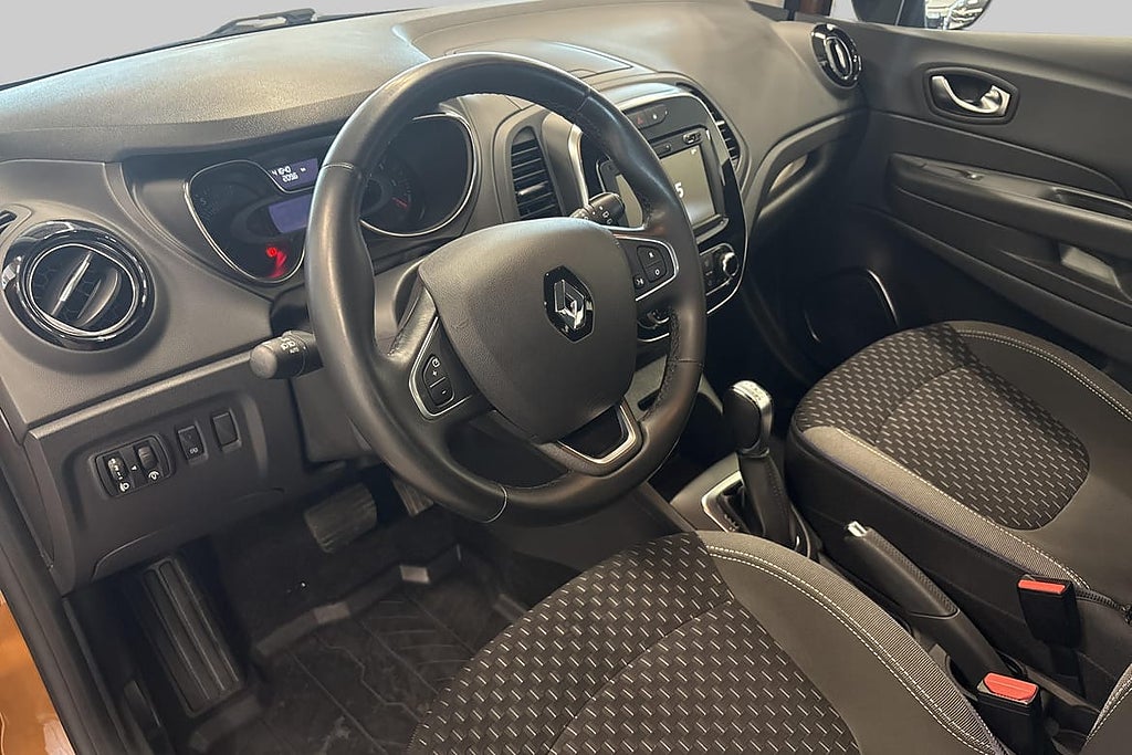 Renault Captur TCe 1,3 liters 150 EDC – 2019 – Endast 4 1... – bild 7