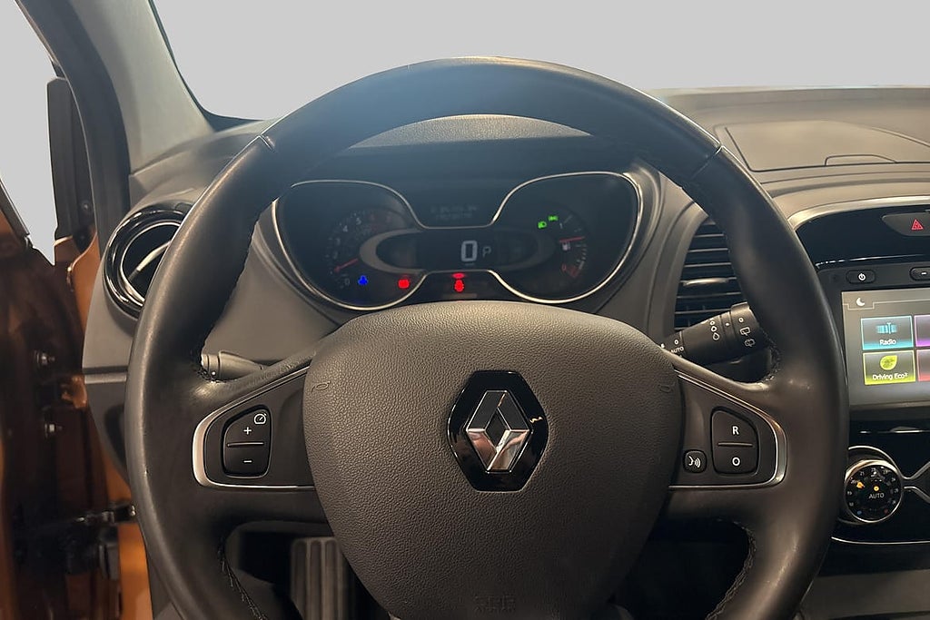 Renault Captur TCe 1,3 liters 150 EDC – 2019 – Endast 4 1... – bild 9