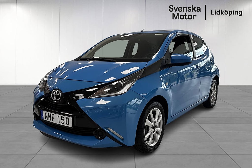 Toyota Aygo X-Play Touch I Sätesvärme I Bluetooth I Vinte...