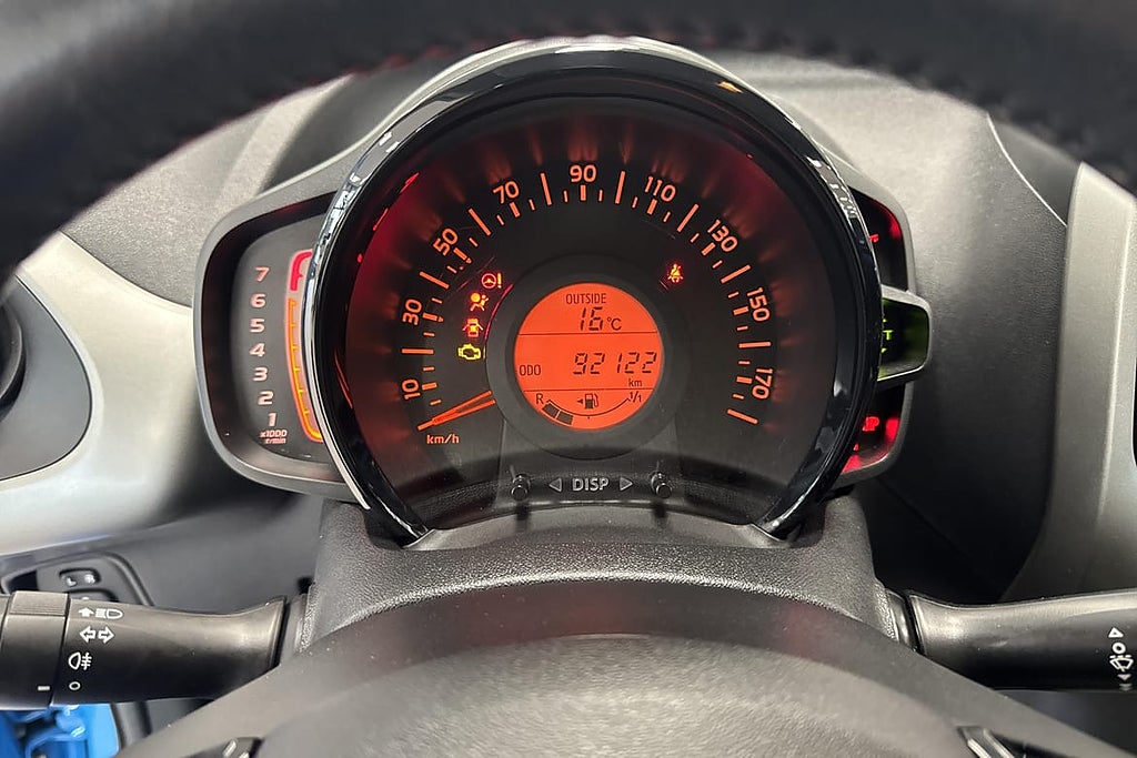 Toyota Aygo X-Play Touch I Sätesvärme I Bluetooth I Vinte... – bild 10