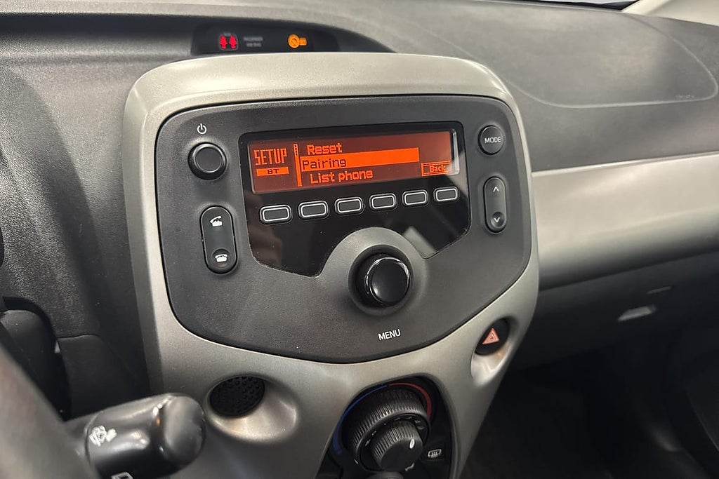 Toyota Aygo X-Play Touch I Sätesvärme I Bluetooth I Vinte... – bild 13