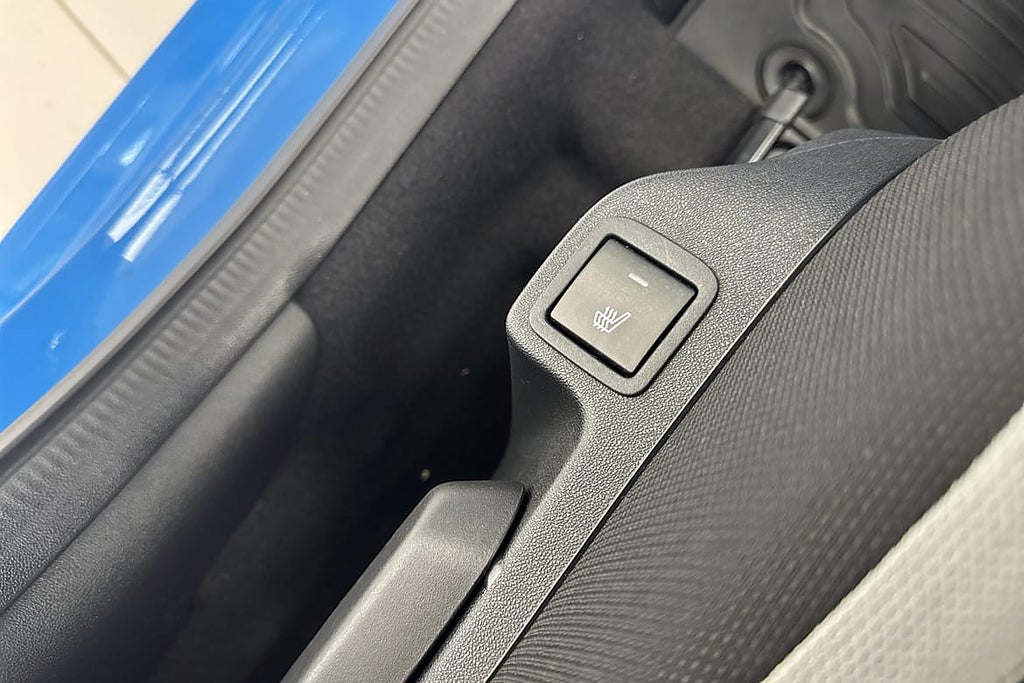 Toyota Aygo X-Play Touch I Sätesvärme I Bluetooth I Vinte... – bild 16