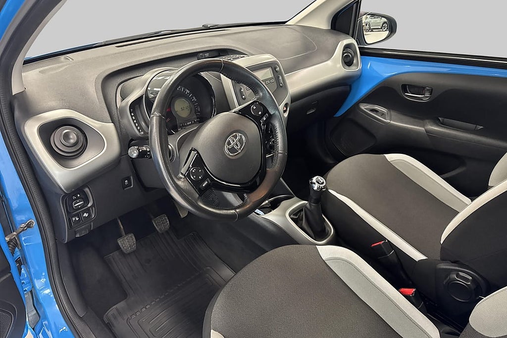 Toyota Aygo X-Play Touch I Sätesvärme I Bluetooth I Vinte... – bild 20