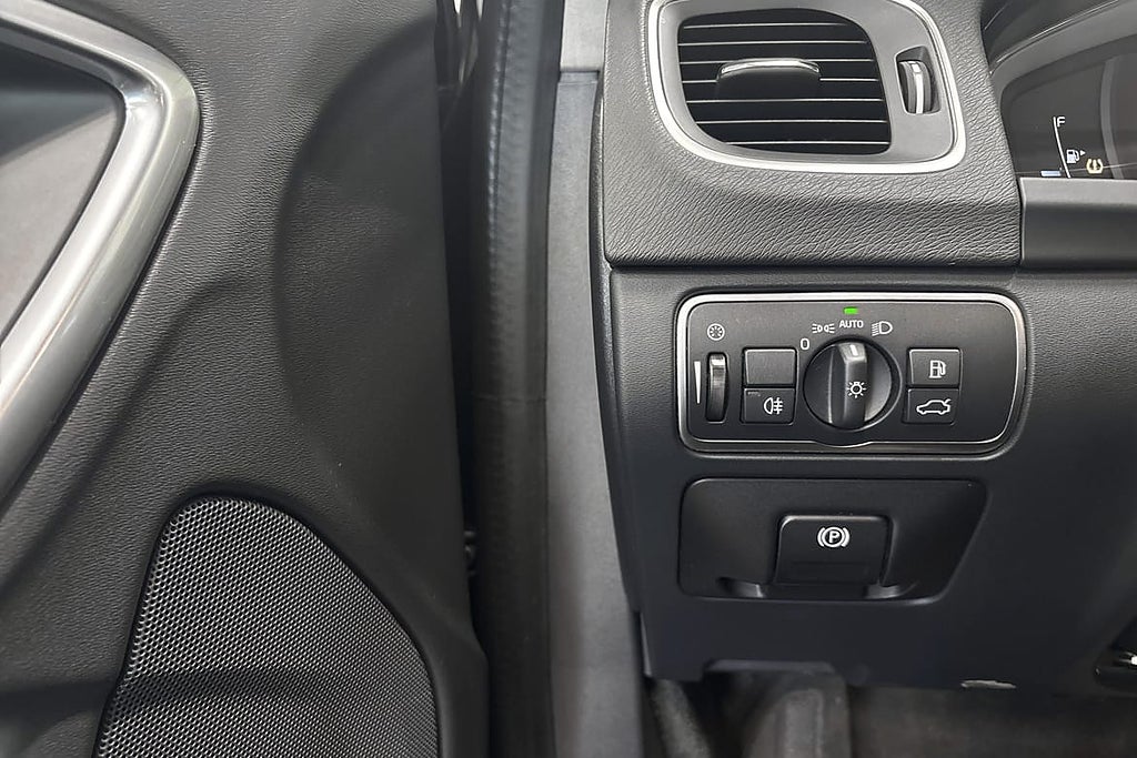 Volvo V60 D5 Twin Engine AWD 231hk | Momentum | Automat |... – bild 17