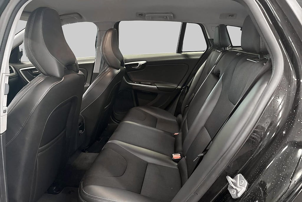 Volvo V60 D5 Twin Engine AWD 231hk | Momentum | Automat |... – bild 19