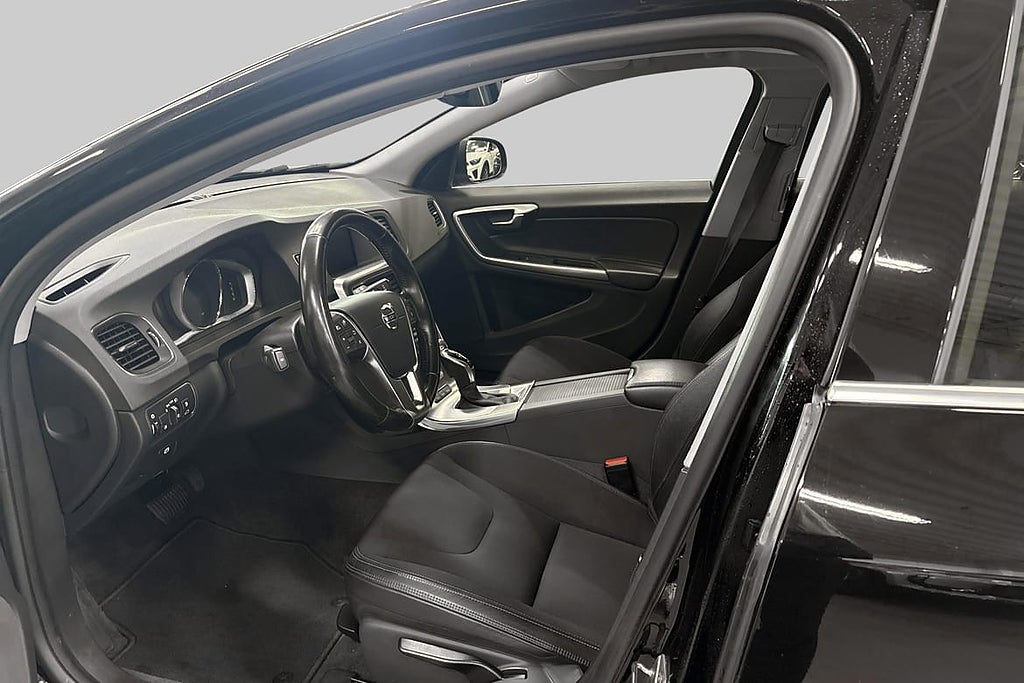 Volvo V60 D5 Twin Engine AWD 231hk | Momentum | Automat |... – bild 7