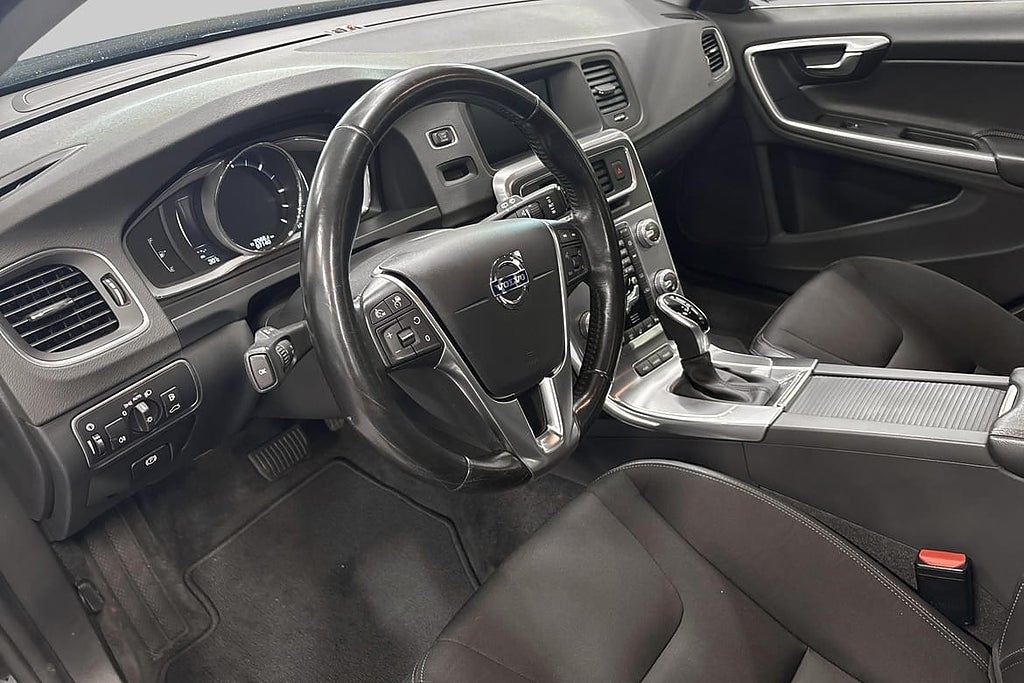 Volvo V60 D5 Twin Engine AWD 231hk | Momentum | Automat |... – bild 8