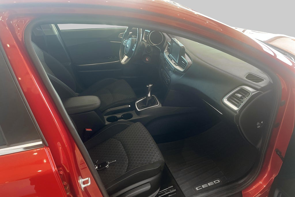 Kia Ceed Sportswagon I Drag I Backkamera I Vinterhjul I – bild 7