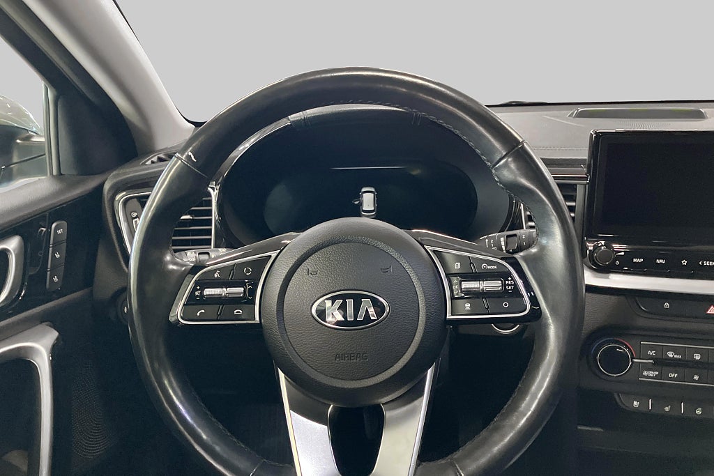 Kia Ceed SW PHEV Advance Plus 2 / Pano / kamera / minne – bild 12