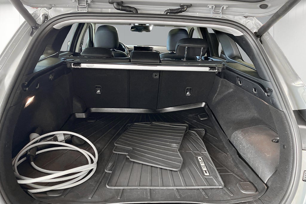 Kia Ceed SW PHEV Advance Plus 2 / Pano / kamera / minne – bild 6