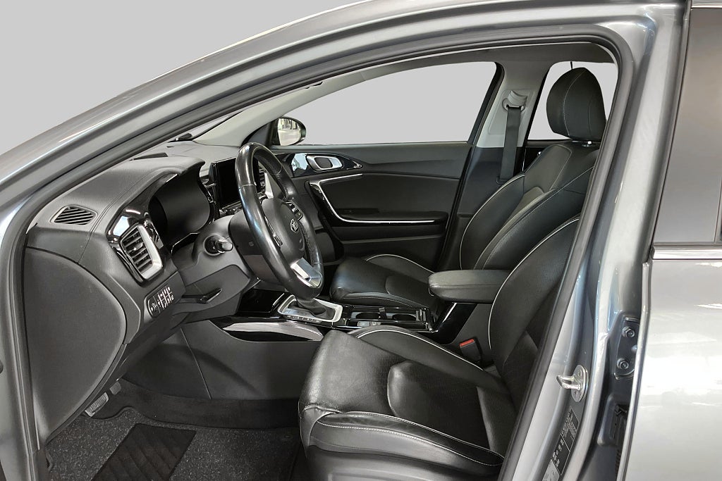 Kia Ceed SW PHEV Advance Plus 2 / Pano / kamera / minne – bild 7