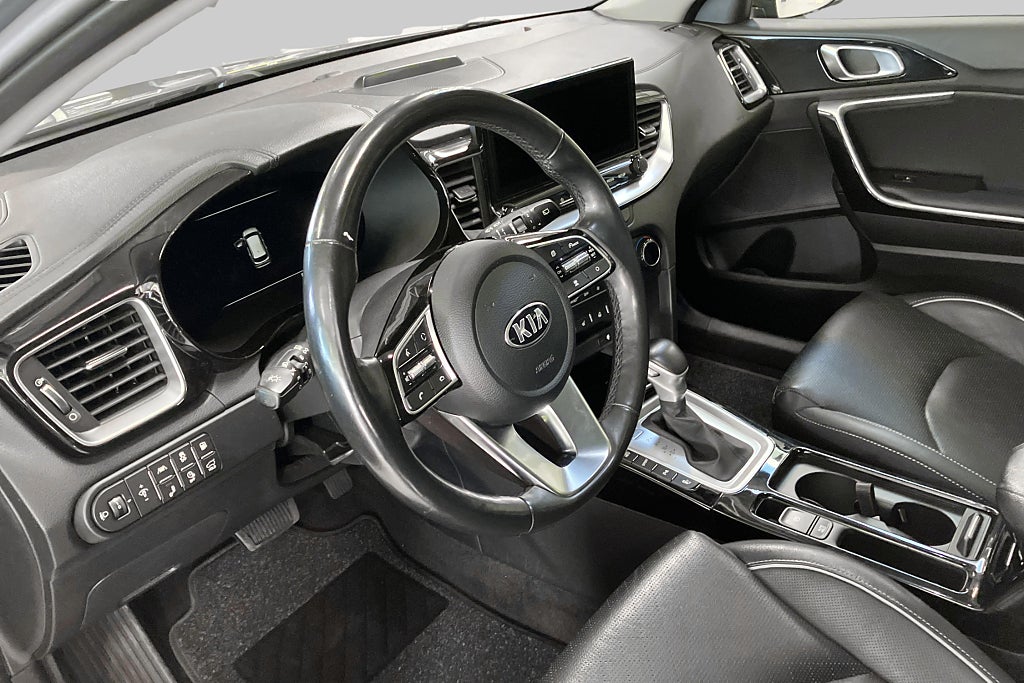 Kia Ceed SW PHEV Advance Plus 2 / Pano / kamera / minne – bild 8