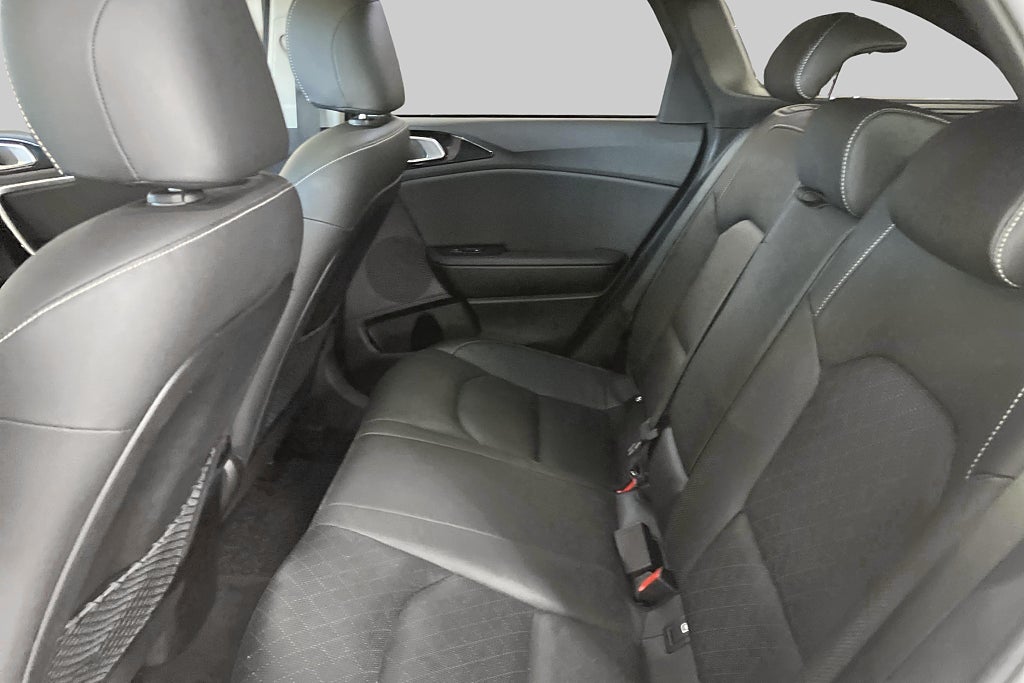 Kia Ceed SW PHEV Advance Plus 2 / Pano / kamera / minne – bild 9