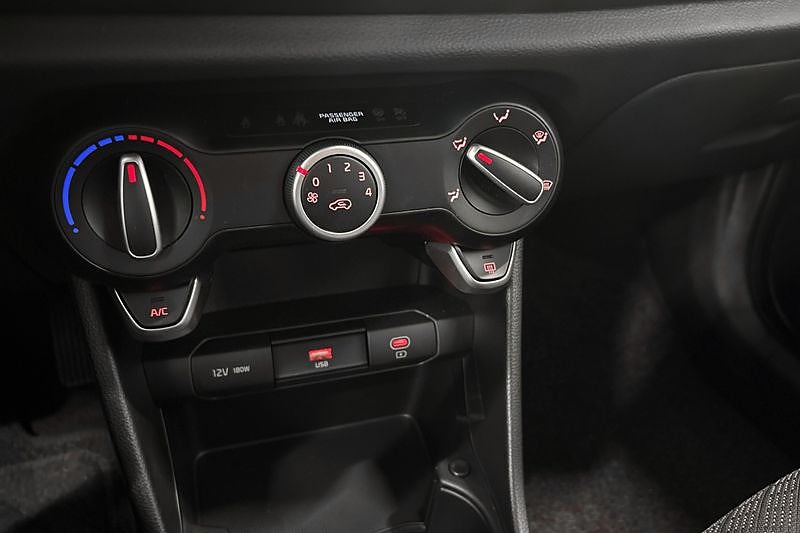 Kia Picanto 1.0 GDI AMT Automat Sommardäck & Vinterdäck – bild 18