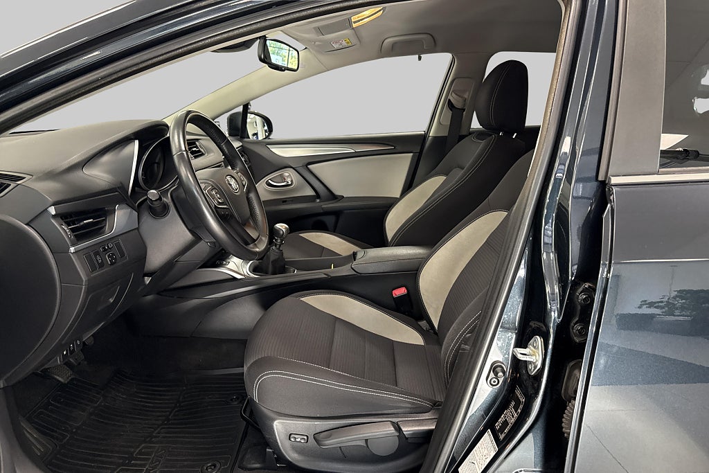 Toyota Avensis Kombi 2.0 D-4D Active Plus – bild 8