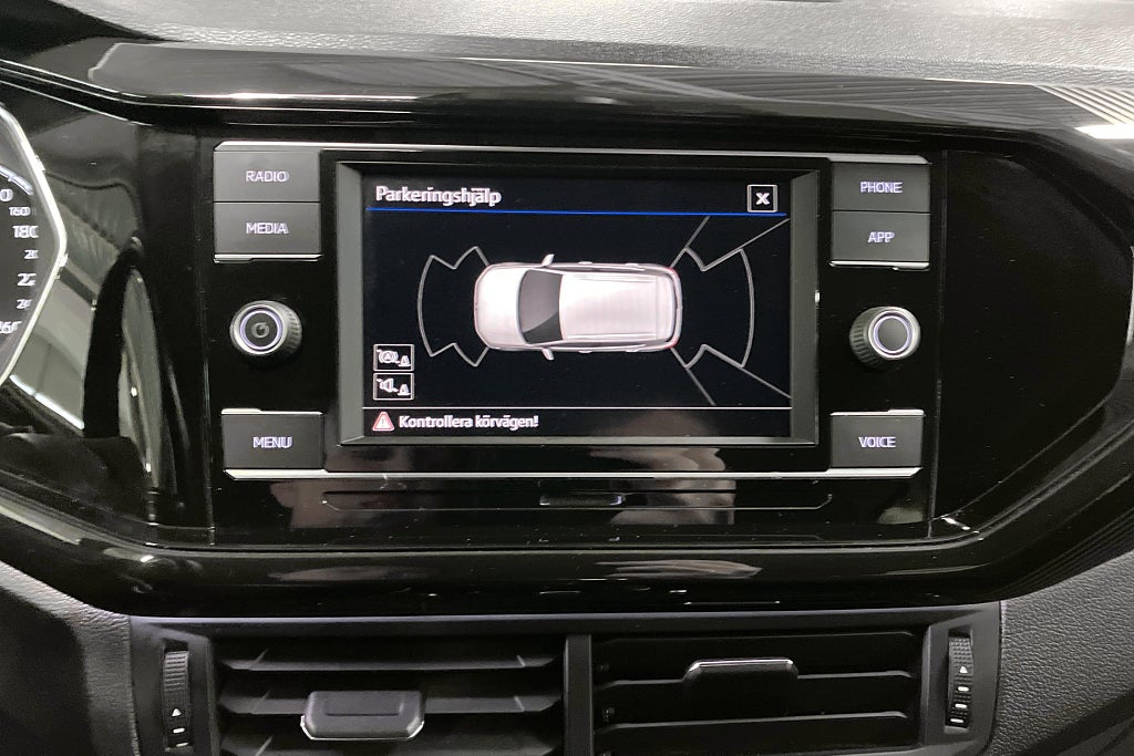Volkswagen T-Cross 1.0 TSI GT / P-sensorer F&B / Dödavinkeln varnare – bild 14