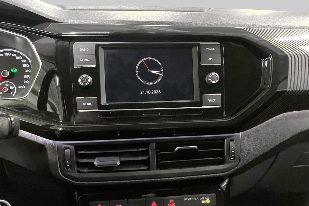 Volkswagen T-Cross 1.0 TSI GT / P-sensorer F&B / Dödavinkeln varnare – bild 15