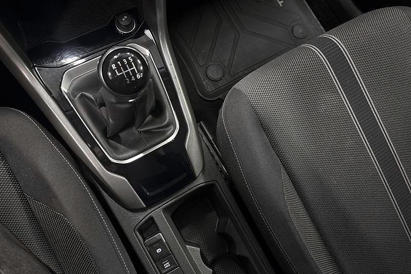Volkswagen T-Roc 1.0 TSI OPF Dragkrok, Vinterhjul, B-kamera – bild 13