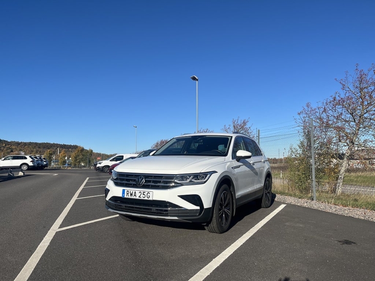 Volkswagen Tiguan 4Motion I Dragkrok I Backkamera I Vinterhjul I