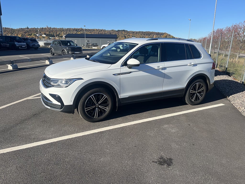 Volkswagen Tiguan 4Motion I Dragkrok I Backkamera I Vinterhjul I – bild 2
