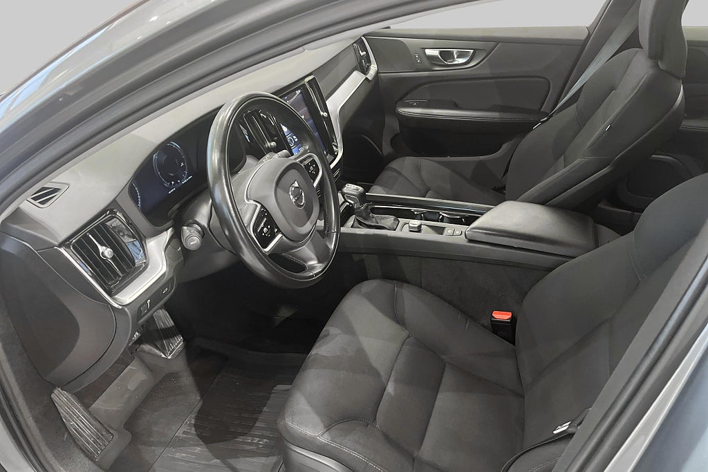 Volvo V60 D3 Momentum I Nybesiktad I Backkamera I Rattvärme – bild 7