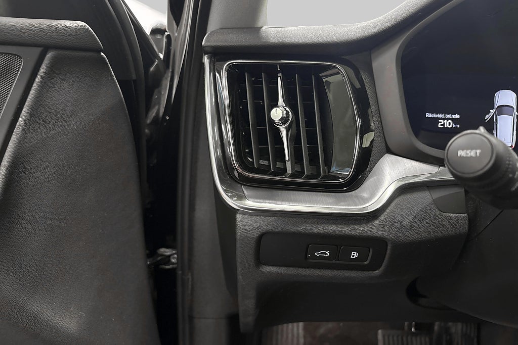 Volvo V60 Recharge T6 AWD Geartronic Core Edition Euro 6 – bild 19