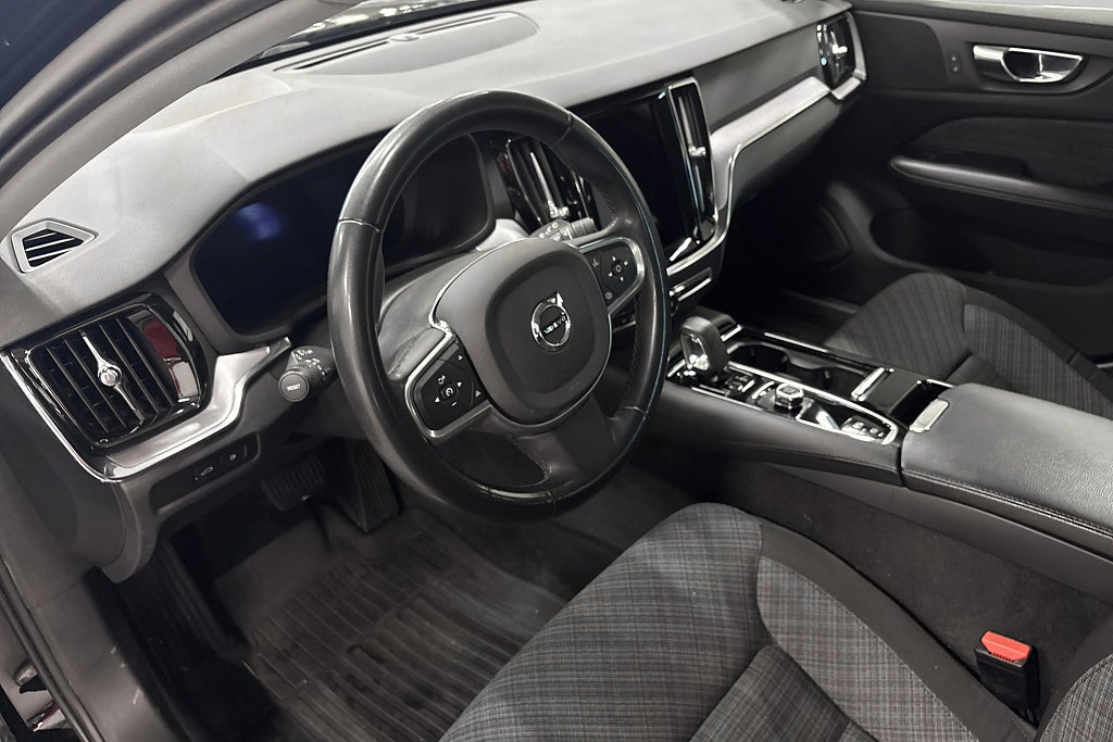 Volvo V60 Recharge T6 AWD Geartronic Core Edition Euro 6 – bild 7