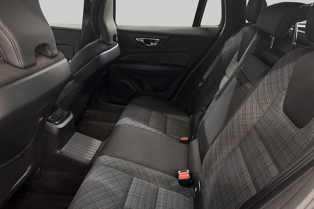 Volvo V60 Recharge T6 AWD Geartronic Core Edition Euro 6 – bild 9
